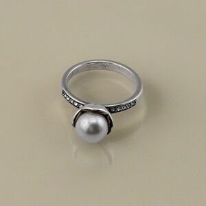 Brighton 'Perlina' Pearl Ring w/ Swarovski crystals.  Size 8